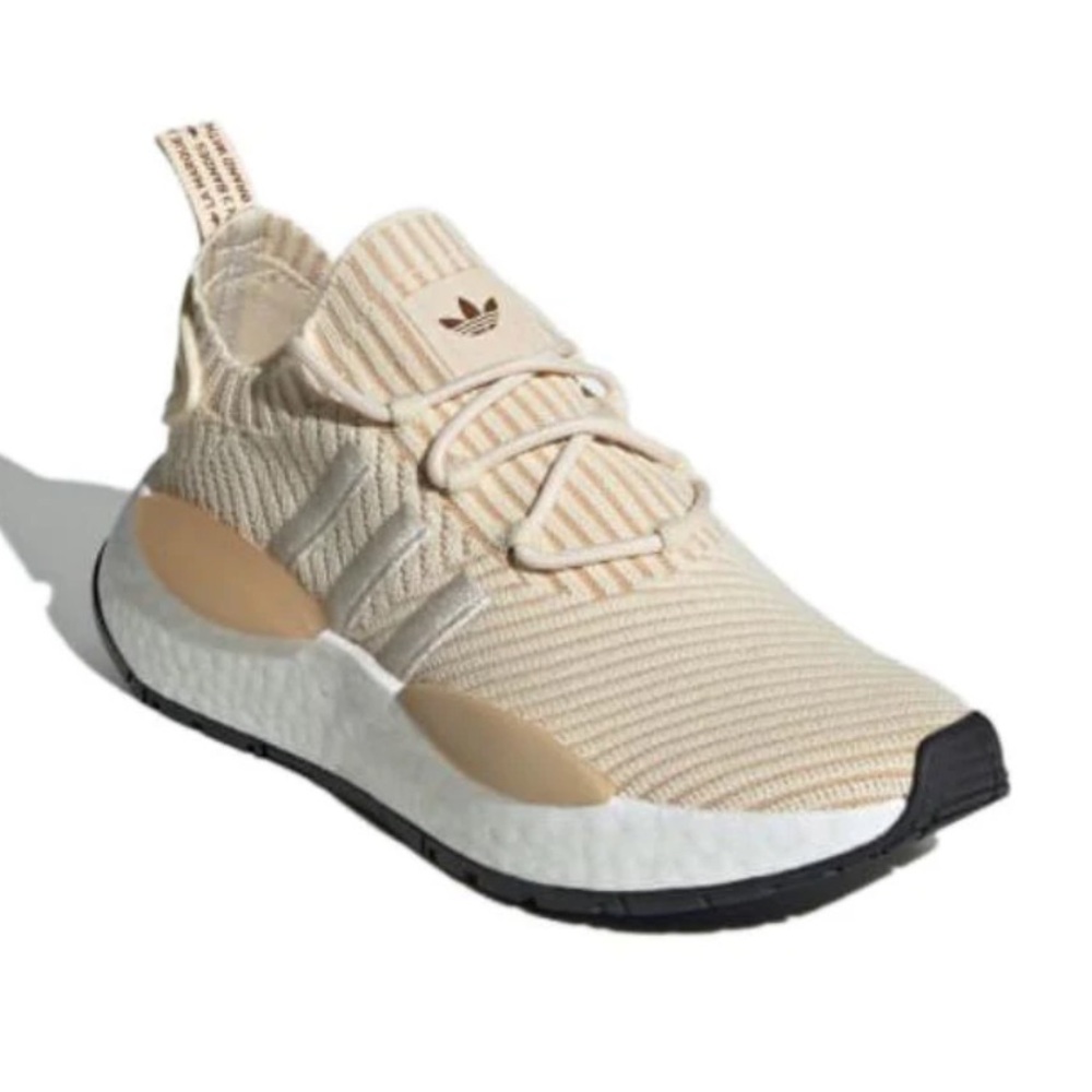 Women Adidas NMD_W1